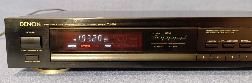 DENON model TU-560