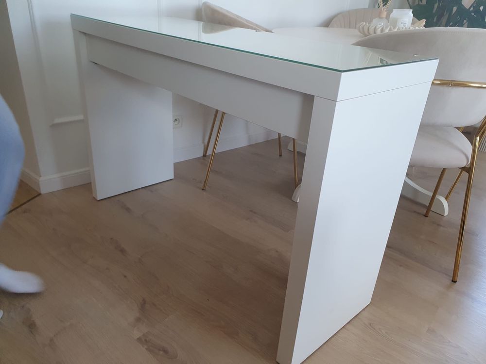 Toaletka Malm konsola Ikea biała szkło