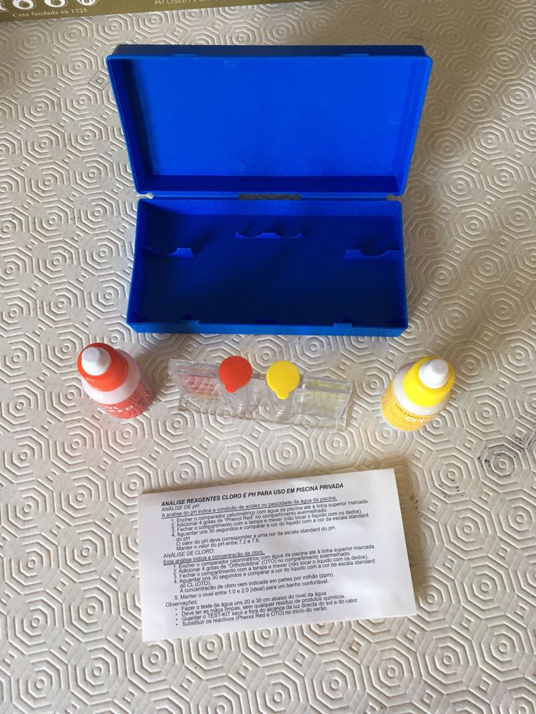 Kit manual para testar cloro e pH em piscinas