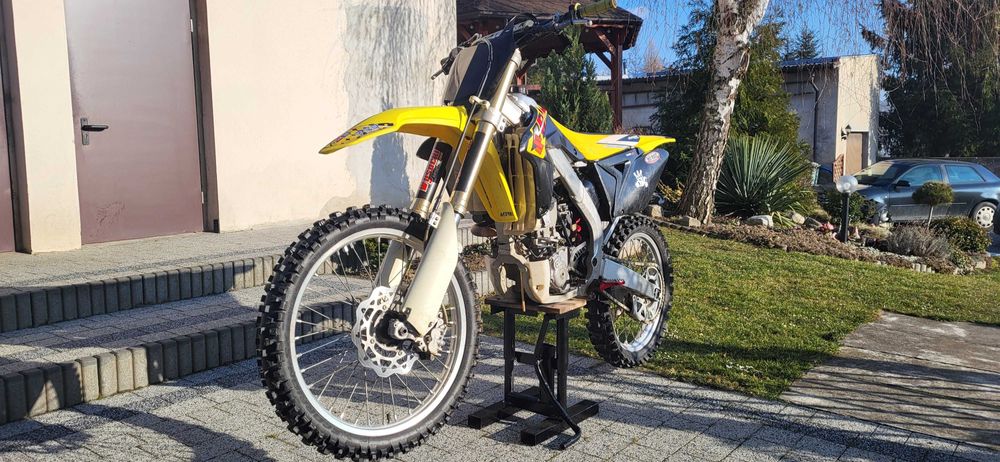 Suzuki RMZ250 rok2011 Wtrysk, ! Akrapovic Power Bomb + 2 klp plastików