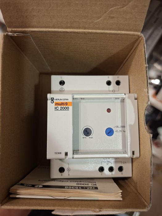 programator czasowy Merlin Gerin Multi 9 IC 2000.