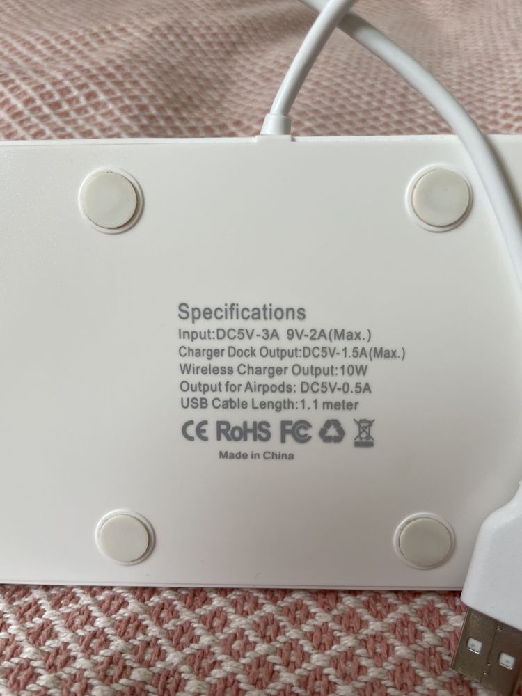 STACJA ŁADUJĄCA Apple iPhone Airpods Watch, indukcja.