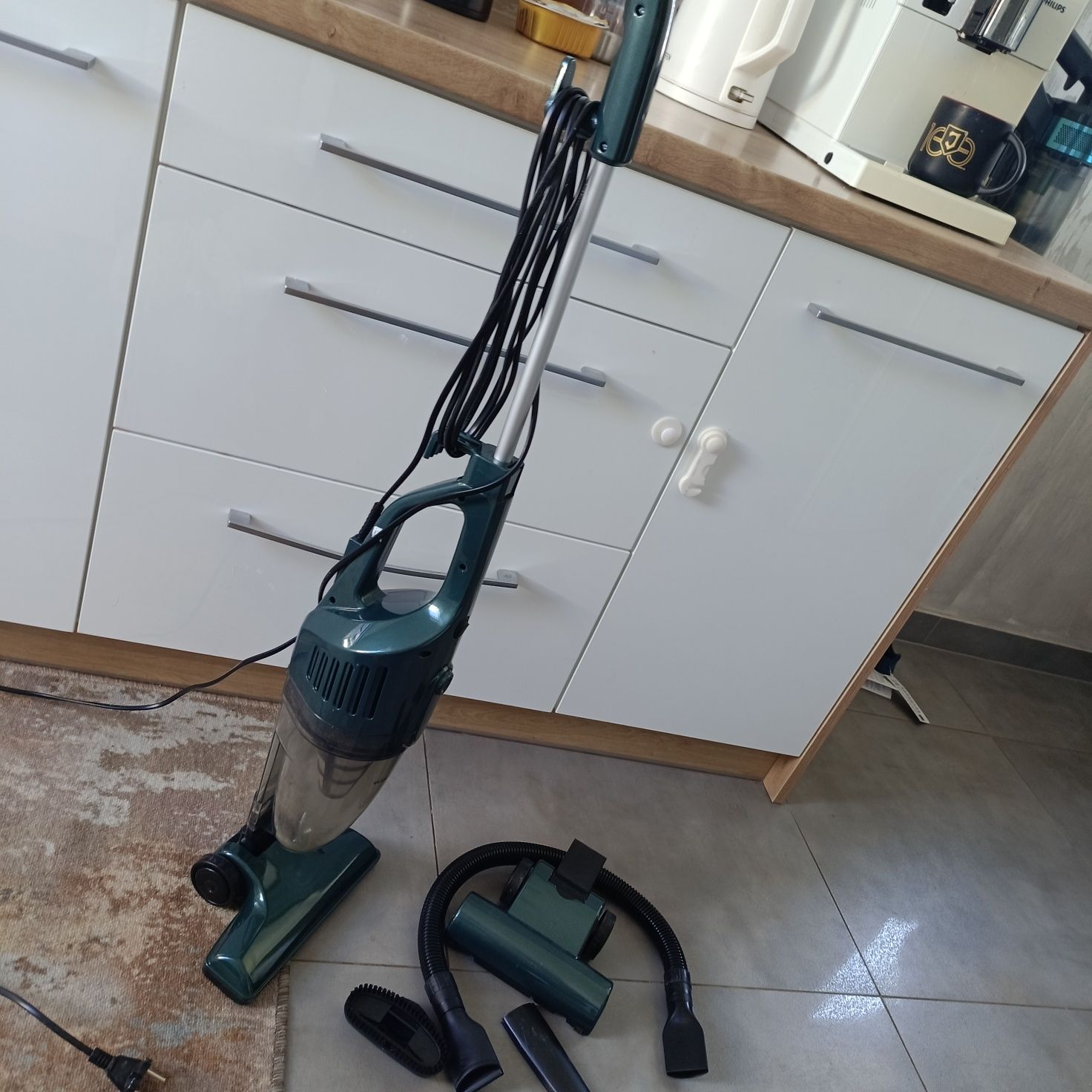 Odkurzacz pionowy przewodowy Cleanmaxx