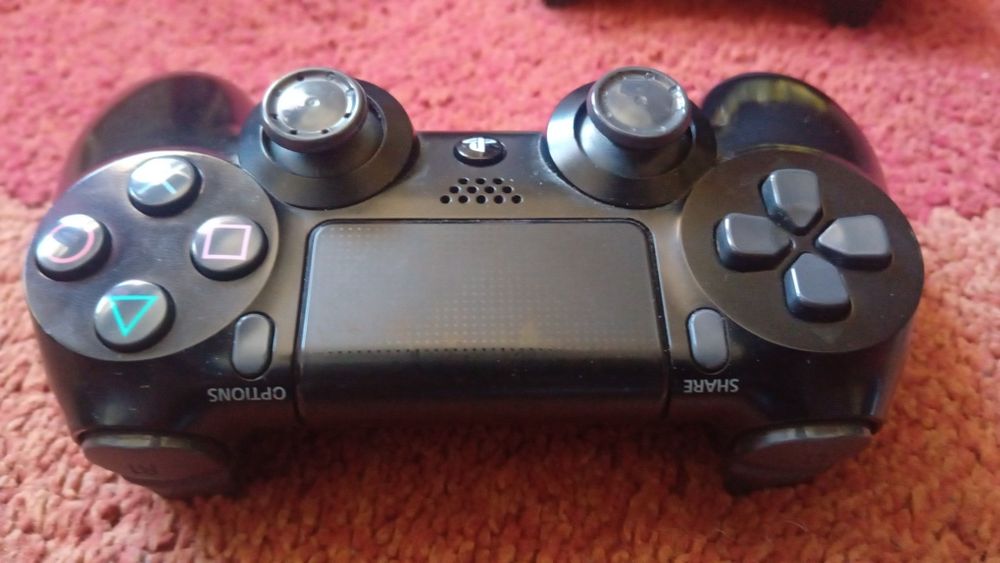 Playstation 4 Pro 1TB + Comandos + Jogos