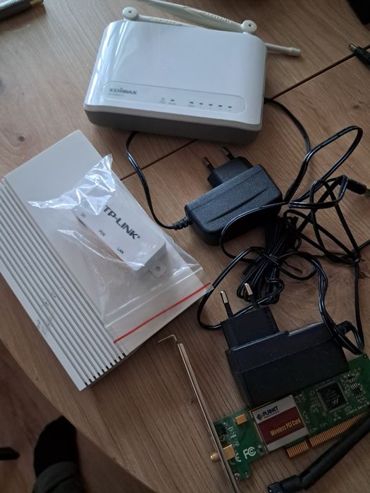 Zest,  Roter Lan + wifi router edimax. Z zasil. poe + wif Pci karta