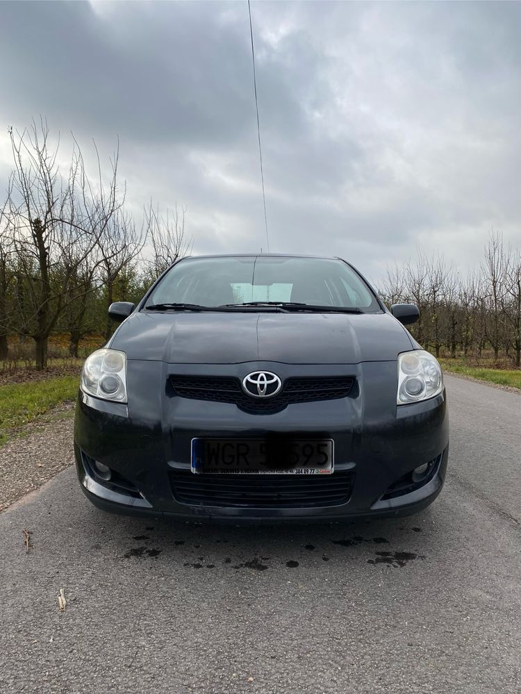 Sprzedam toyotę auris