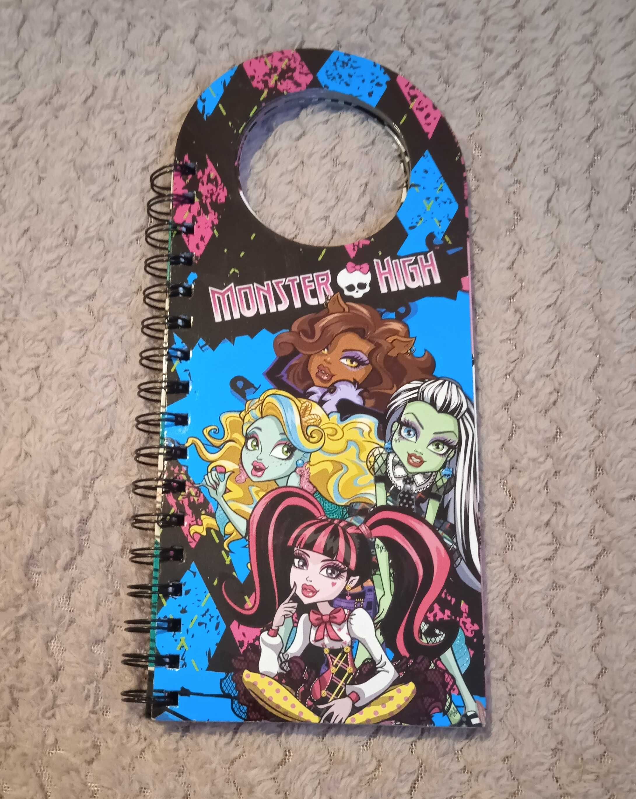 Monster High duże zawieszki na klamkę na drzwi 14 haseł