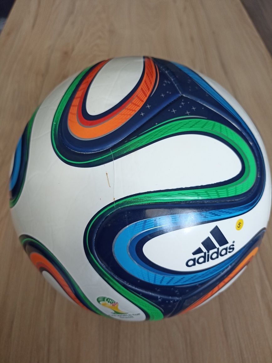 Piłka Adidas Brazuca
