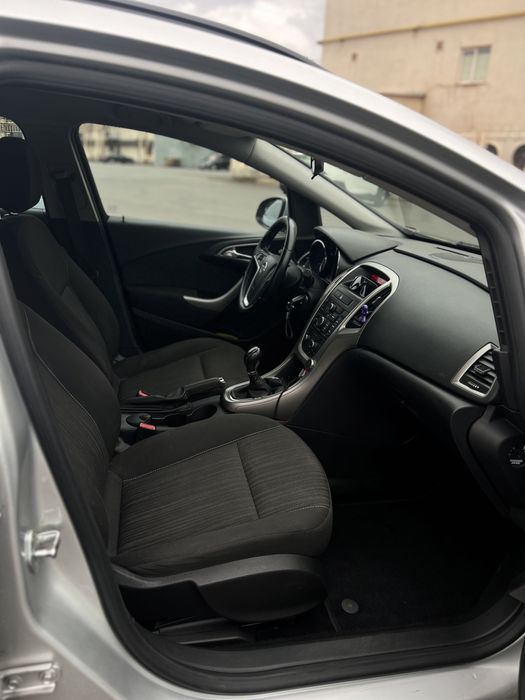 Opel Astra J 2011 1,7 CDTI