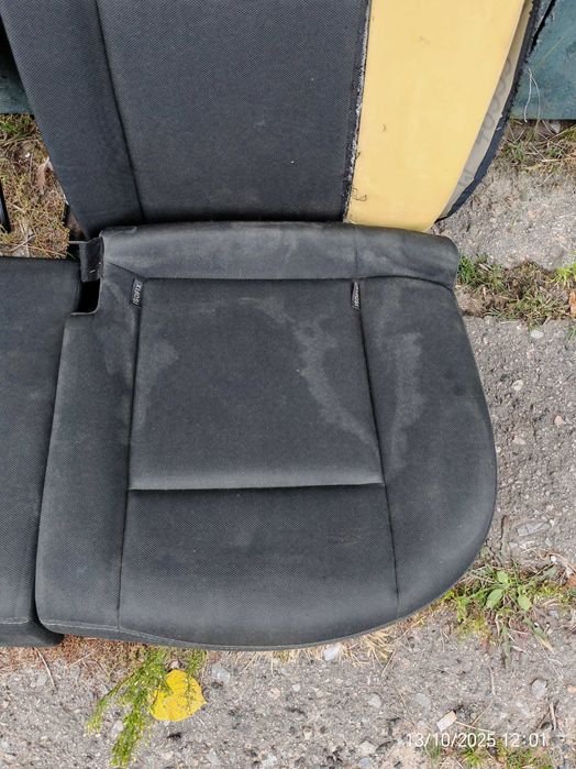 Задний диван сиденье Renault Megane 3 подголовник центральный