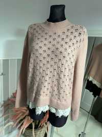 Sweter z białą koronką h&m L sweater pudrowo różowy