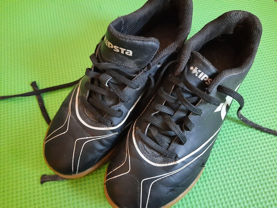 Buty halowe 36 czarne Kipsta sportowe piłka nożna halówki