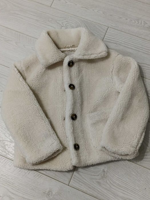 Шубка жіноча.. стан хороший.дуже приємна, тепленька