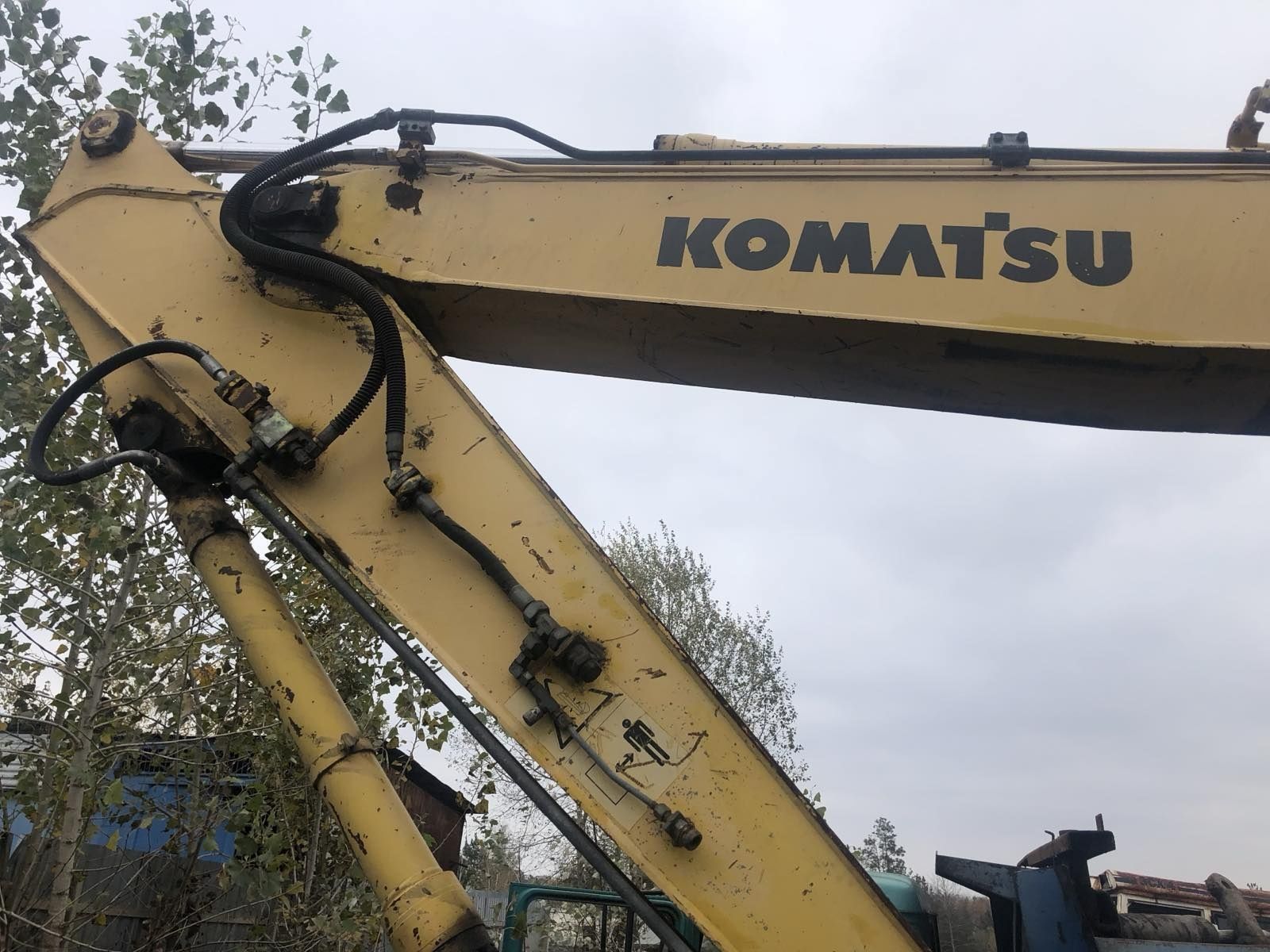 Екскаватор KOMATSU 
1997 р.випуску
Стан робочий
12000$