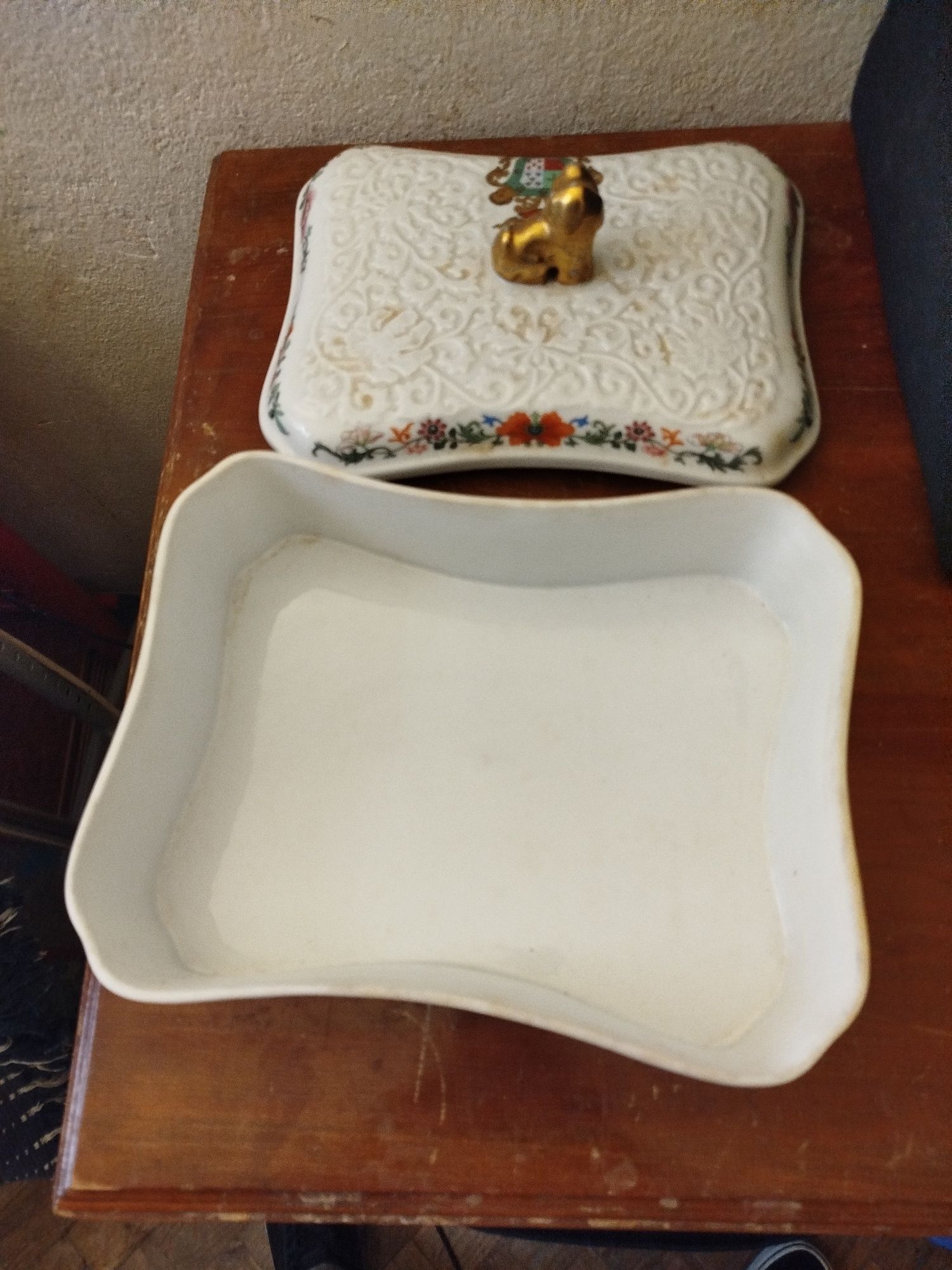 Caixa porcelana China Dinastia Qing séc XVIII