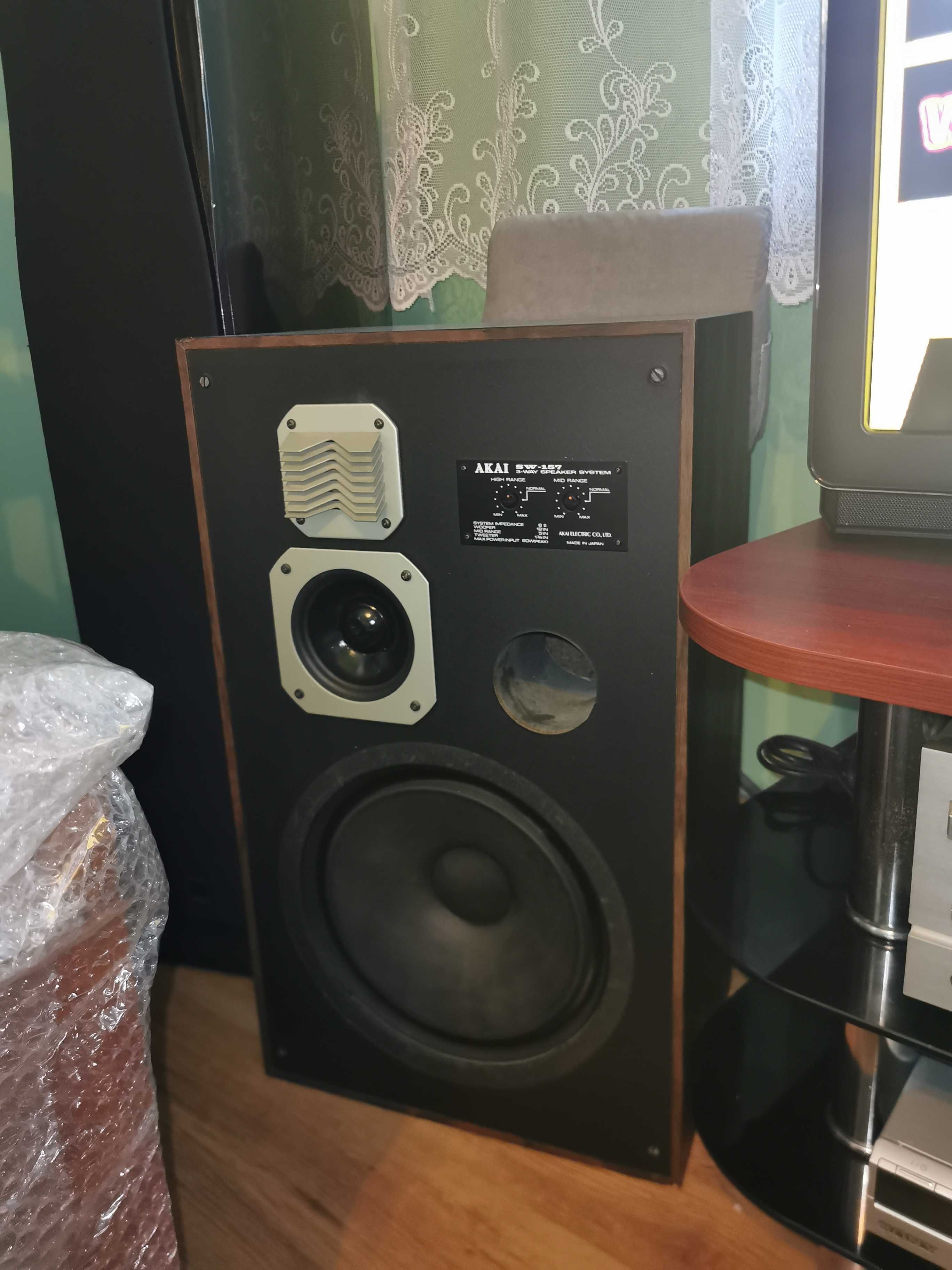Akai SW - 157 kolumny 3 Way Speakers