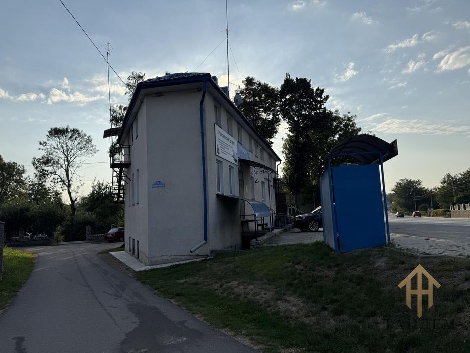 Продаж фасадного приміщення в Смиківцях (біля Тернополя)