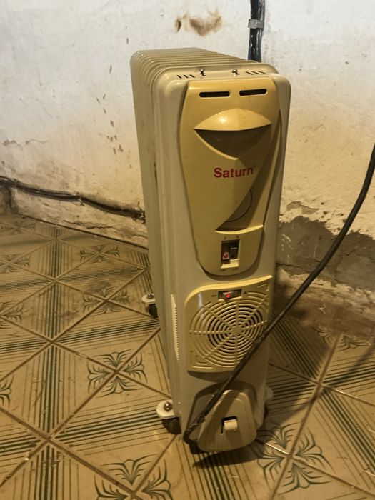 Масляний електрообігрівач Saturn