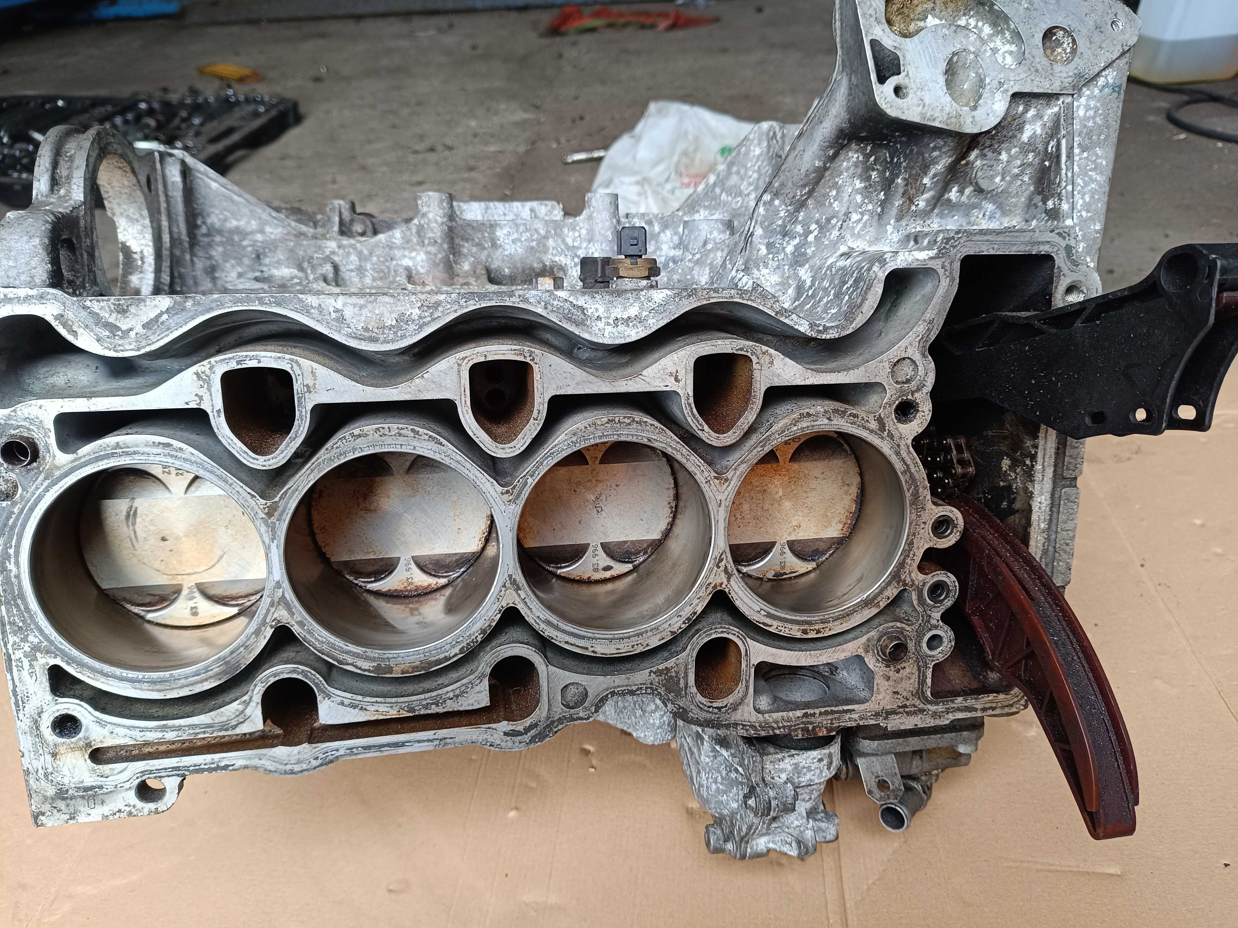 Silnik blok dół silnika n46 Bmw X1 E91 E90 2.0i
