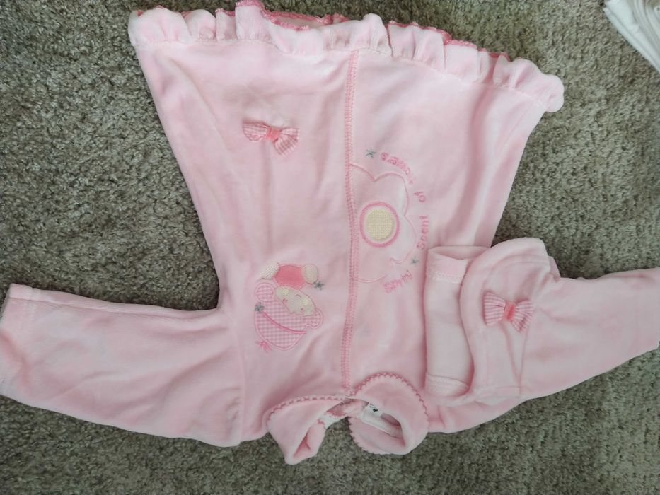 Vendo babygrows/fatinhos calça-camisola 0-3, 2, 3 meses.