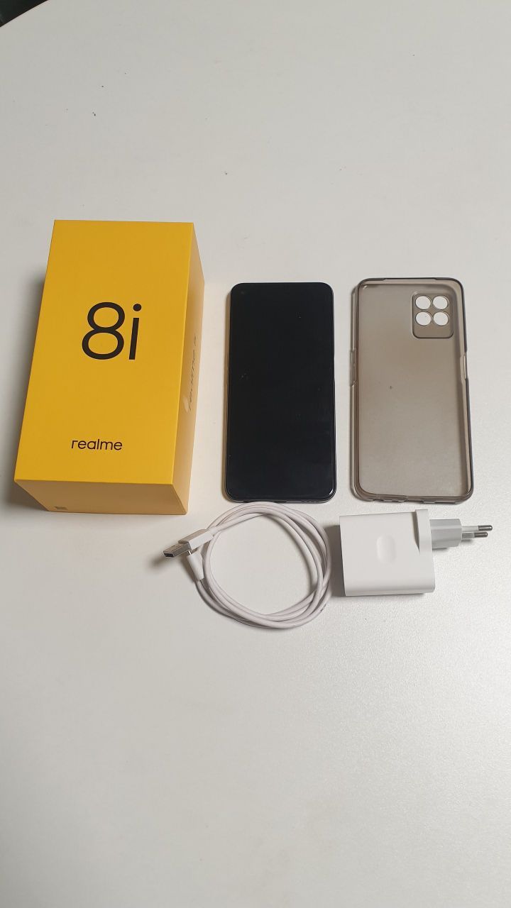 Телефон realme 8i в полной комплектацией