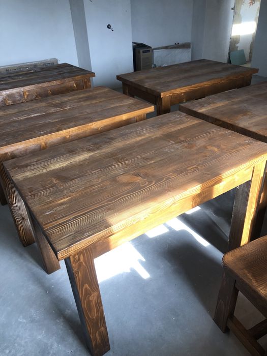 Столи та стільці