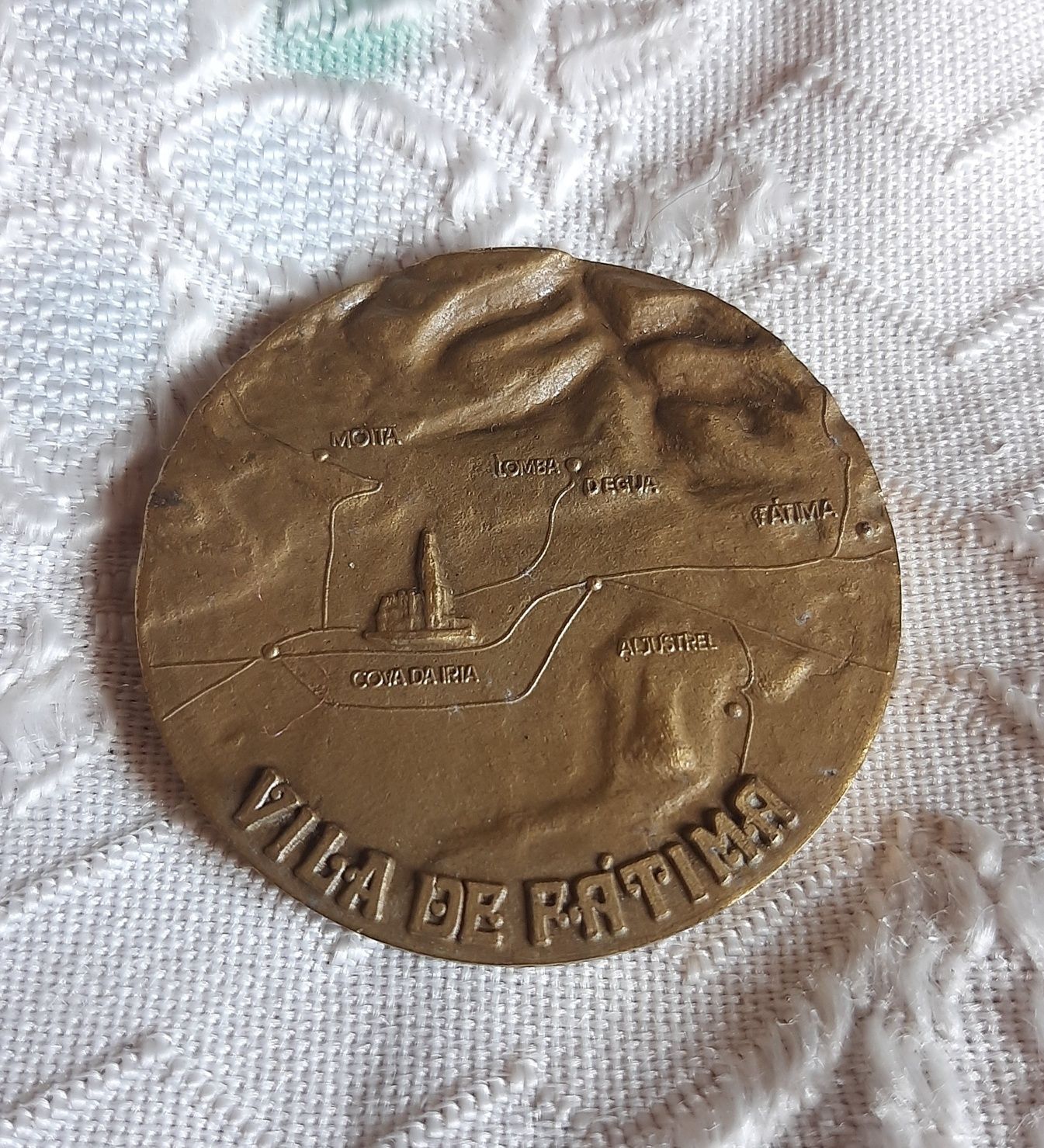 Medalha comemorativa da elevação de Fatima a vila em 1977