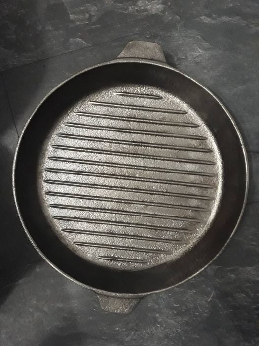 Чавунна пательня