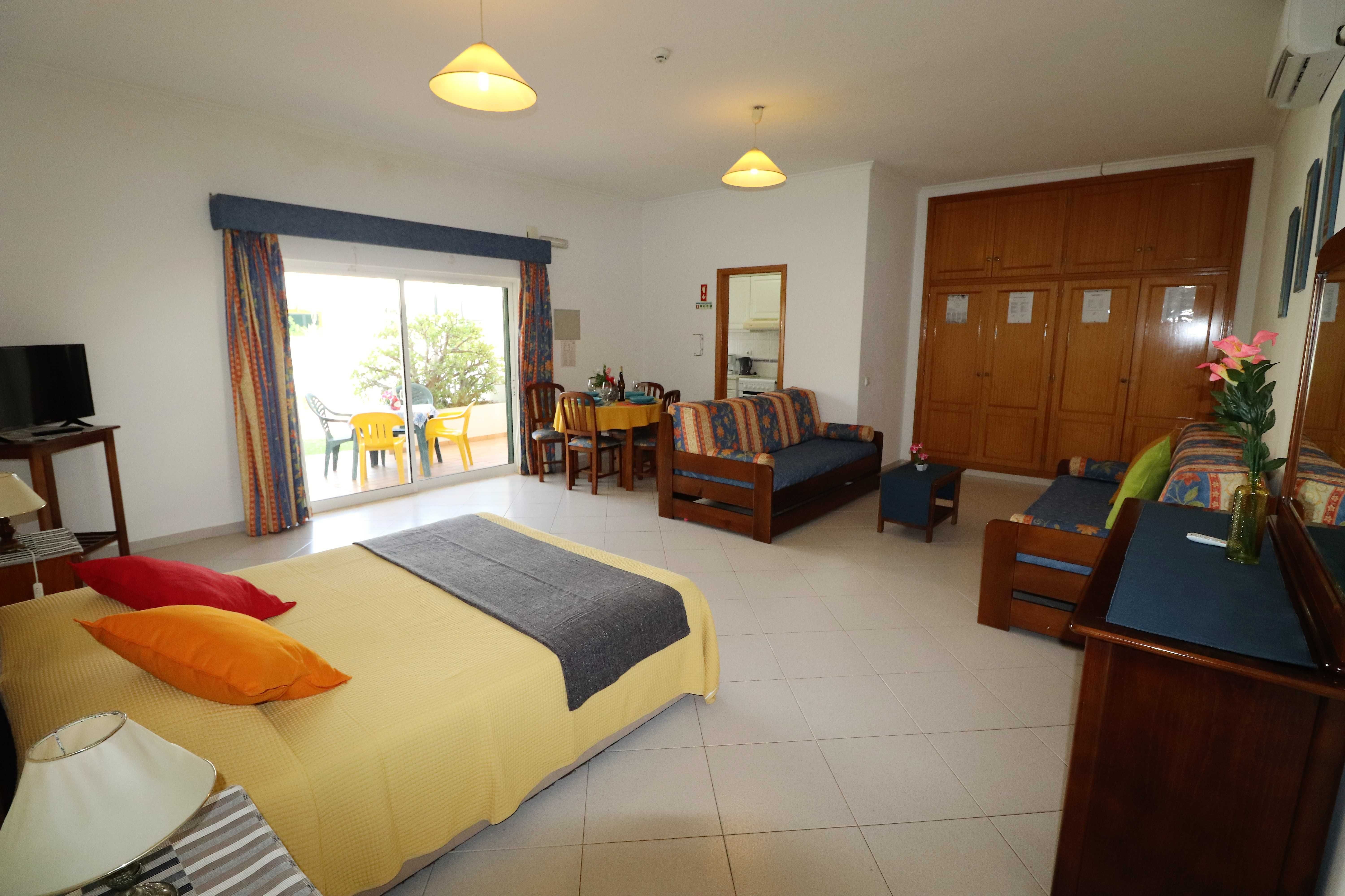 Excelentes apartamentos, T1 para 2-4, Piscina, Ferreiras-ALBUFEIRA