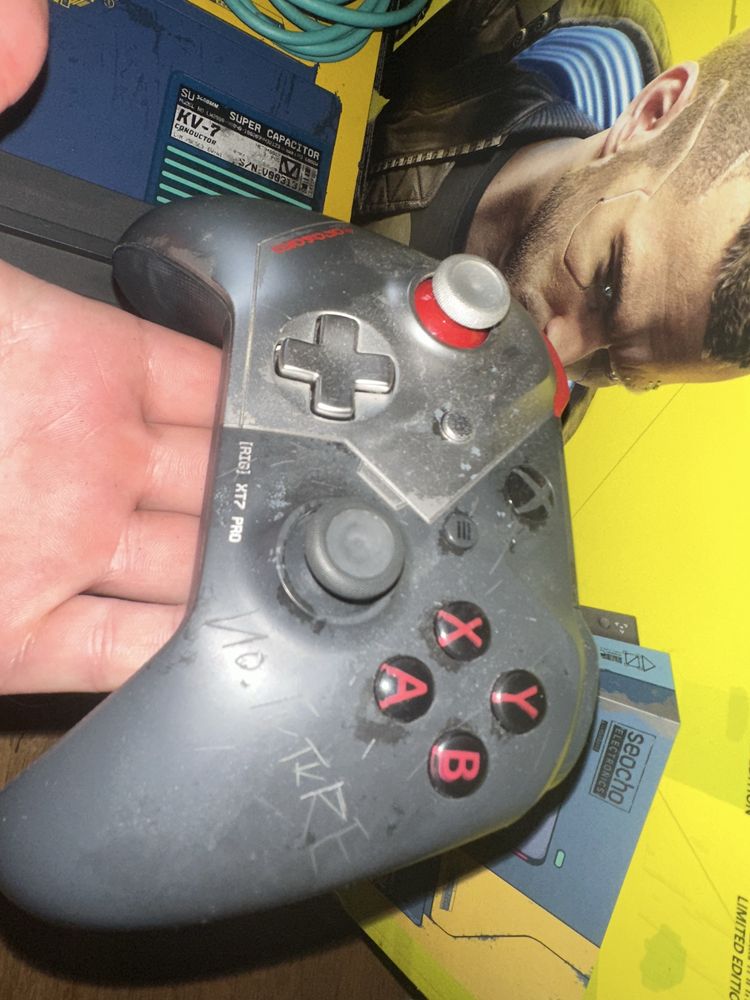 Xbox One X Cyberpunk edition