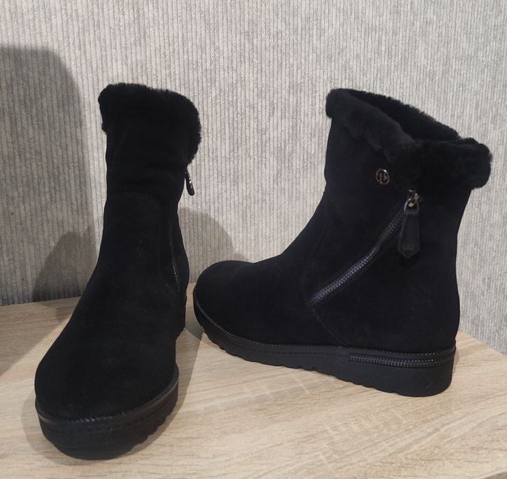 Зимові жіночі замшеві черевики ботинки 39-40