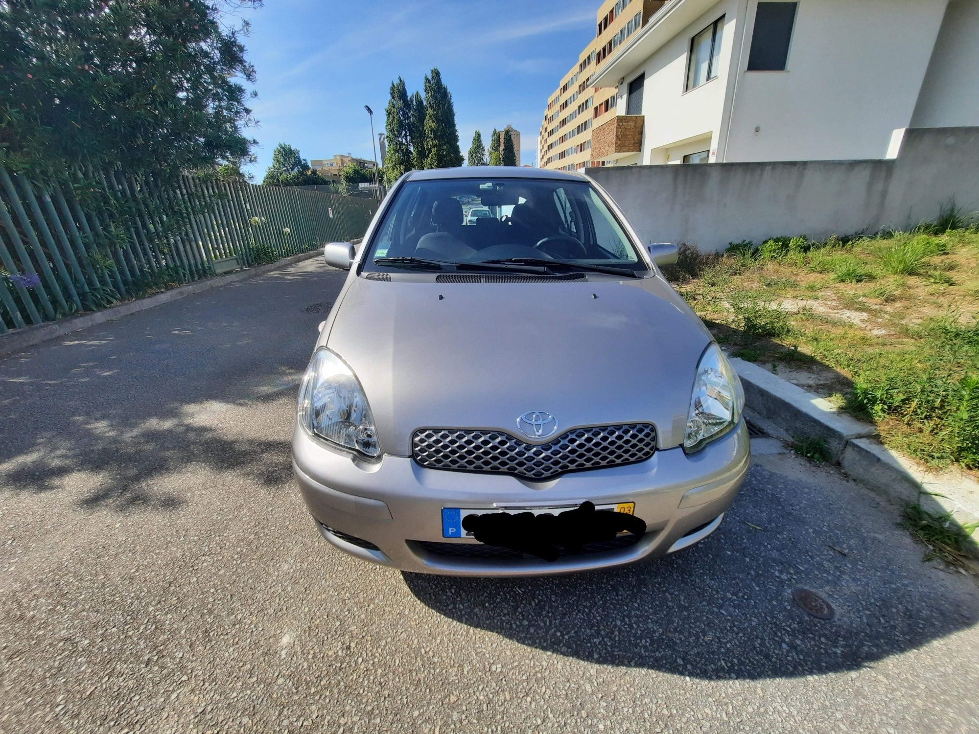 Vendo toyota yaris