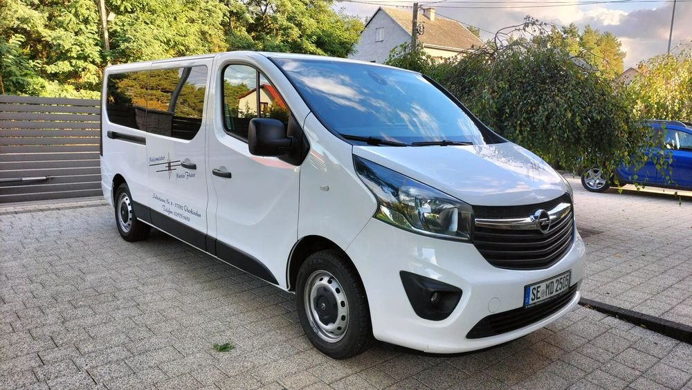 Opel Vivaro  Opel Vivaro brygadowka 6 osób long