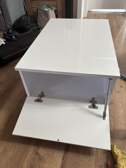 Stolik kawowy z otwieranym bokiem