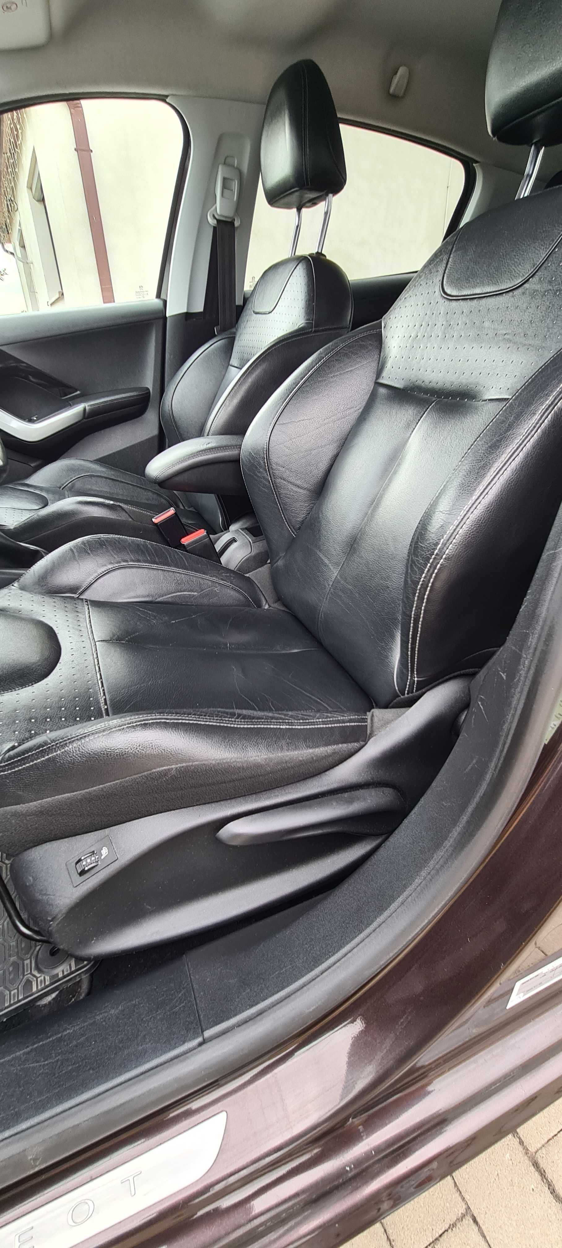 Peugeot 208 1.6 VTI JBL skóra