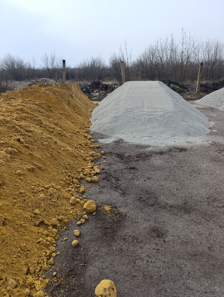 Щебінь, відсів, пісок.