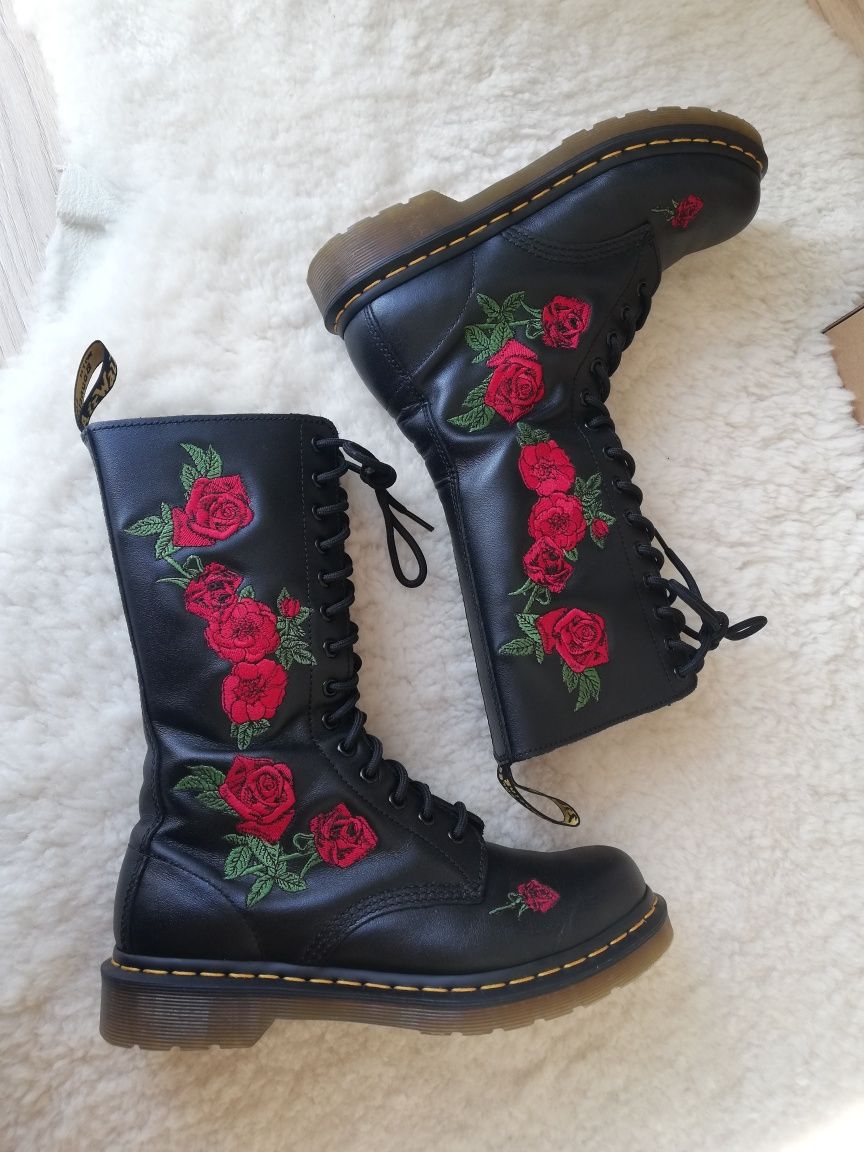 Buty glany Dr. Martens Vonda r. 40