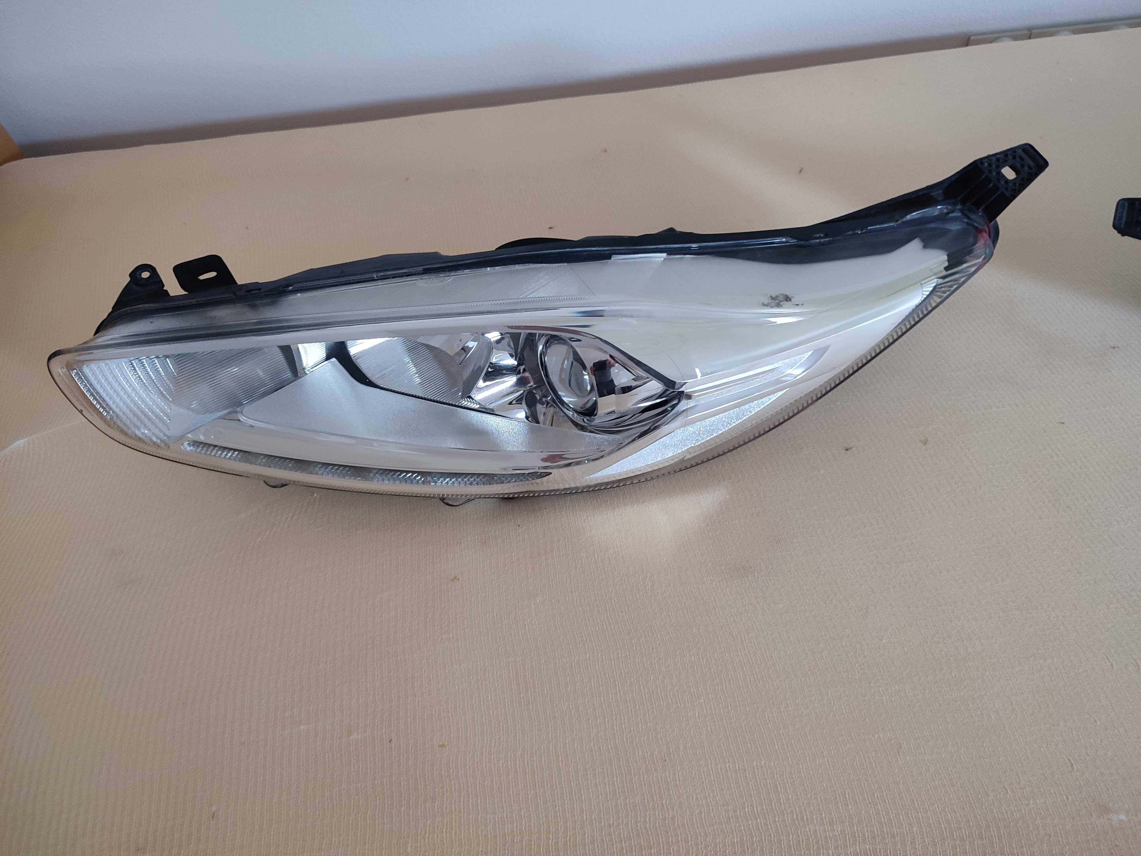 ford fiesta mk7 lift lewa soczewka lampa przednia
