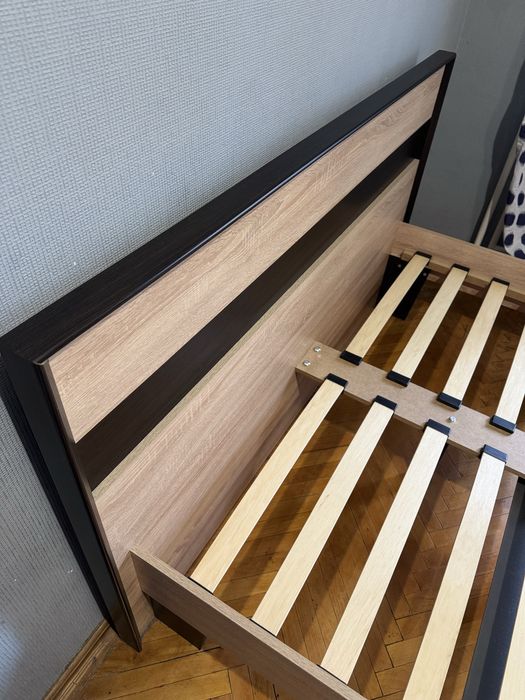 Ліжко 140/200 б/у за матрацом