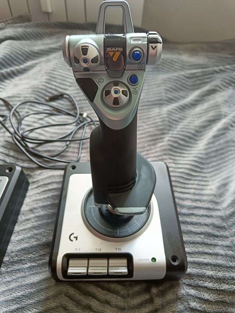 Joystick Logitech x52 HOTAS