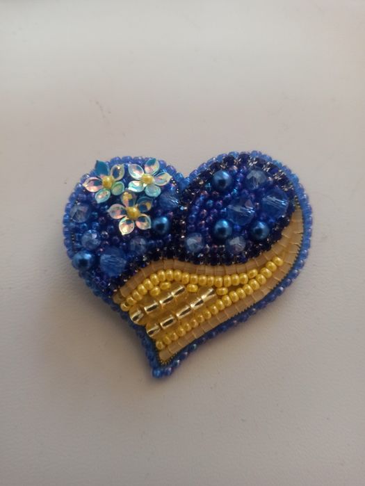 Ручної роботи брошка Tela Artis Українське серденько Б-308