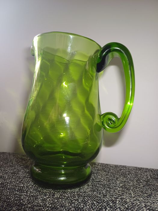 Zielony dzbanek z uchem Tarnowiec