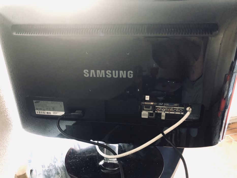 Lcd samsung 33polgadas com comando