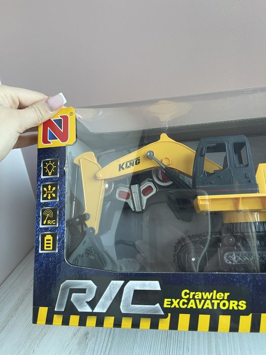 Ескаватор на радіокеруванні