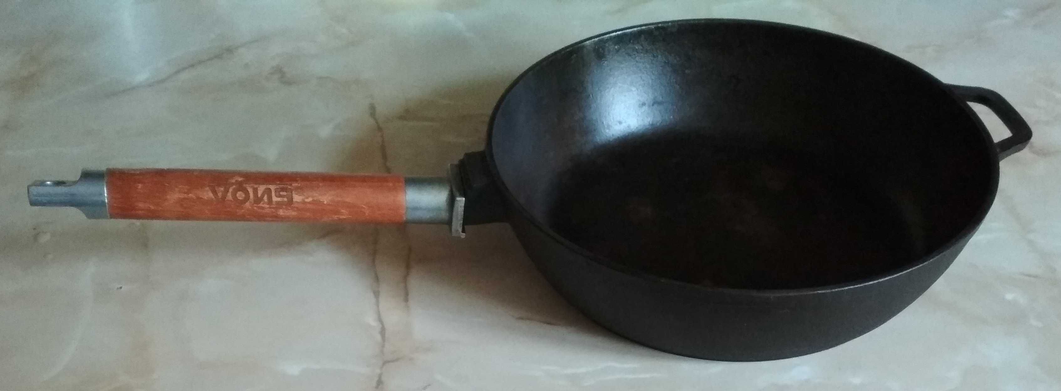 Сковорода чугунная BIOL со съёмной ручкой
