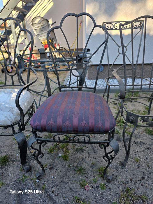 Piekne Kute krzesła i stolik ogrodowy