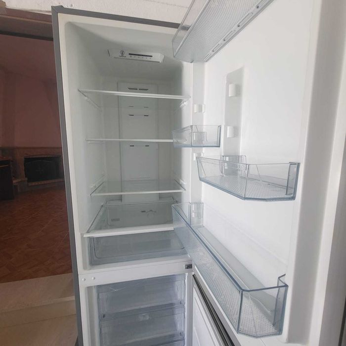 Eletrodomésticos (frigorifico, maquina de lavar e secar,micro ondas)