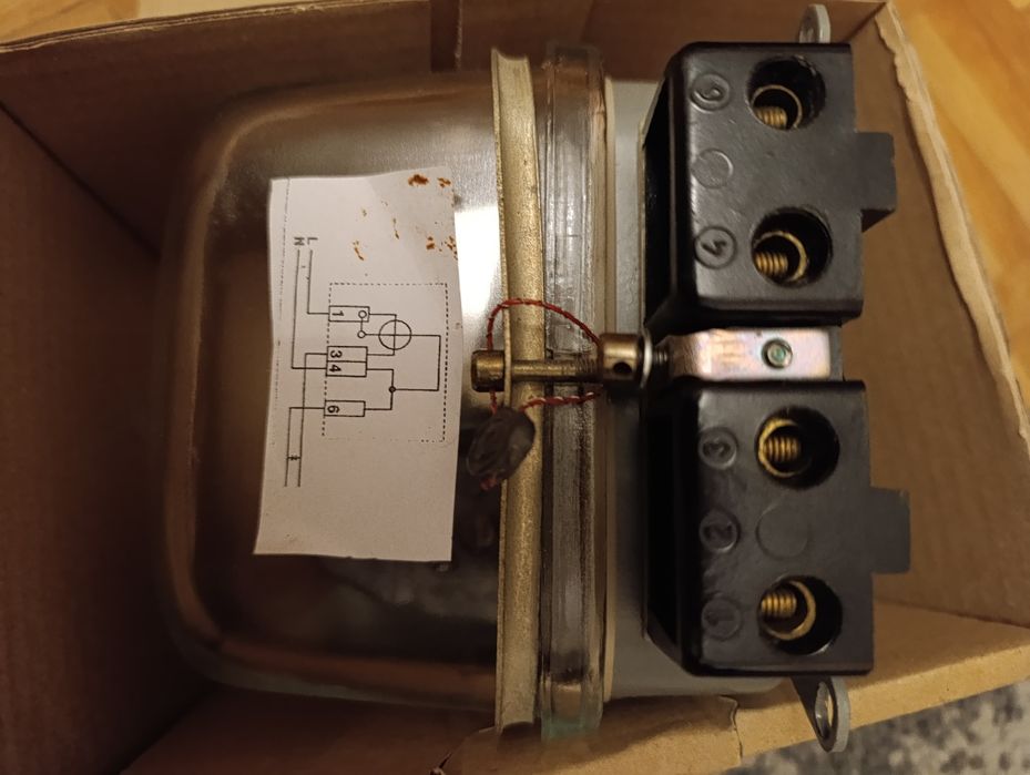 Nowy Licznik prądu 1 fazowy PRL MOD A52