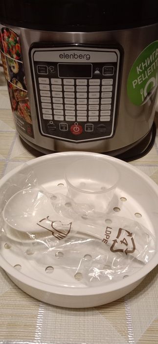 Мультиварка Elenberg на 5 литров.