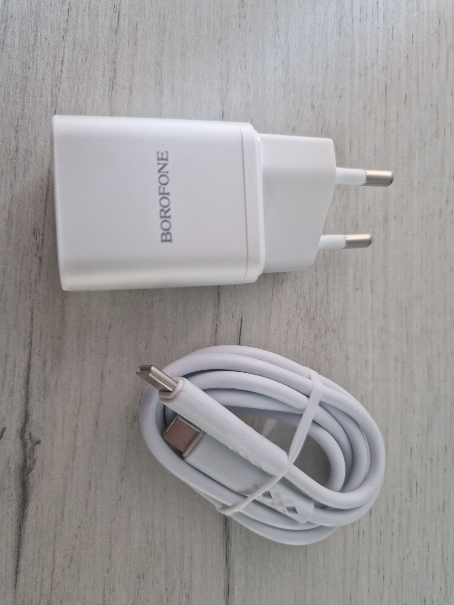 Ładowarka sieciowa BN6 Field - Typ C - QC 3.0 PD 20W  kablem typ C - C